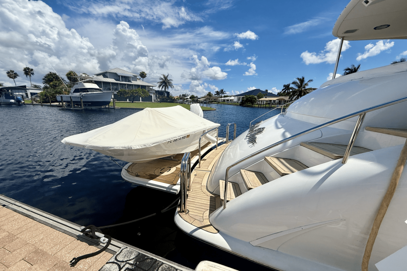 2005 68 FLYBRIDGE - Image 4