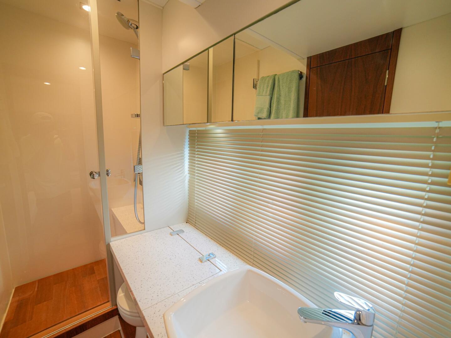 2014 Fairline 50 - Image 38