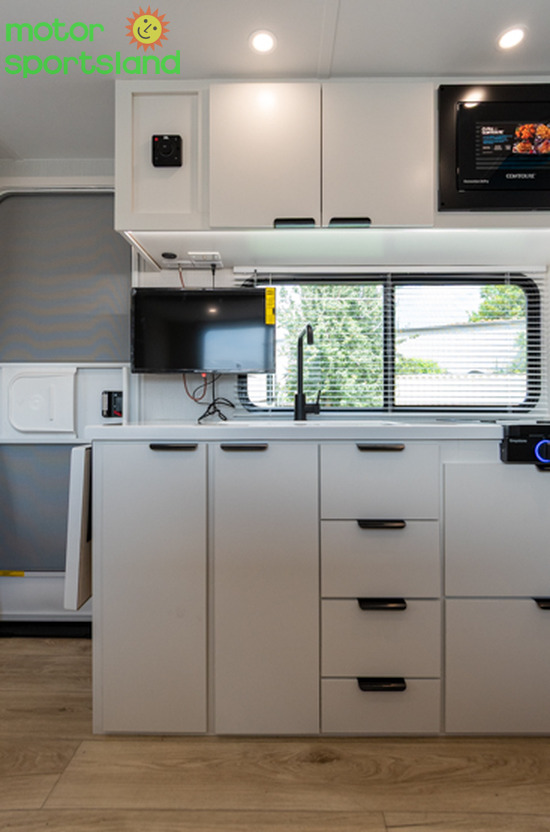 2027 Winnebago Micro Minnie 2200TBH - Image 18