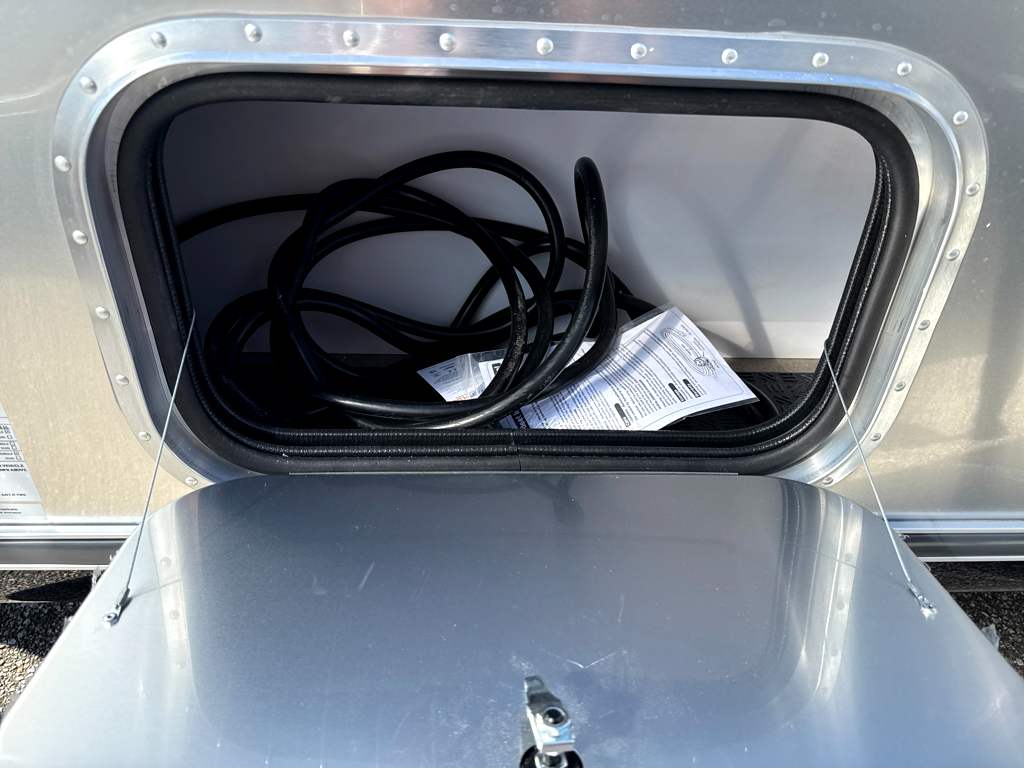 2026 AIRSTREAM TRADE WIND 25FBT - Image 7