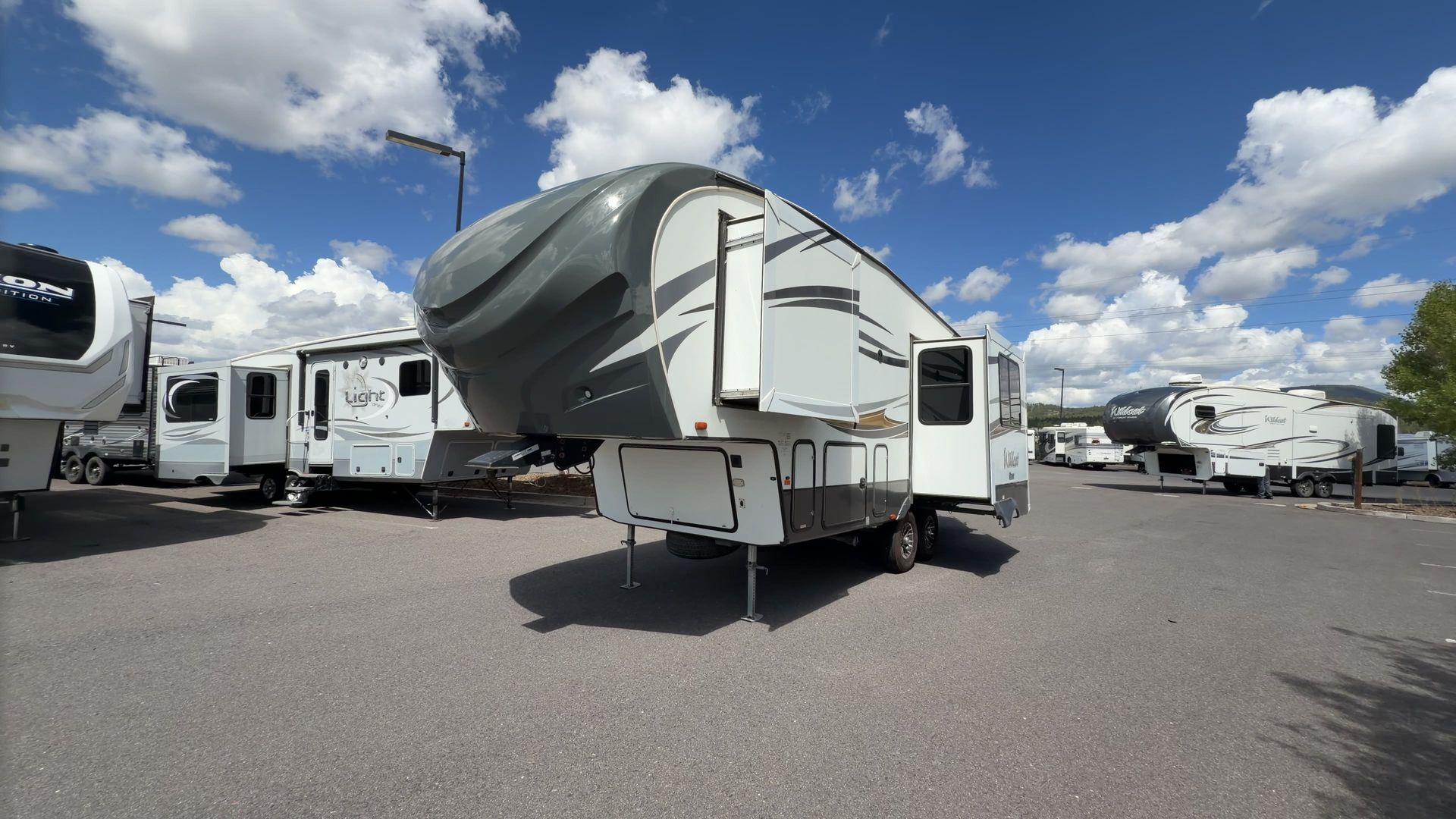 2015 Forest River Wildcat Maxx 242RLX - Image 13