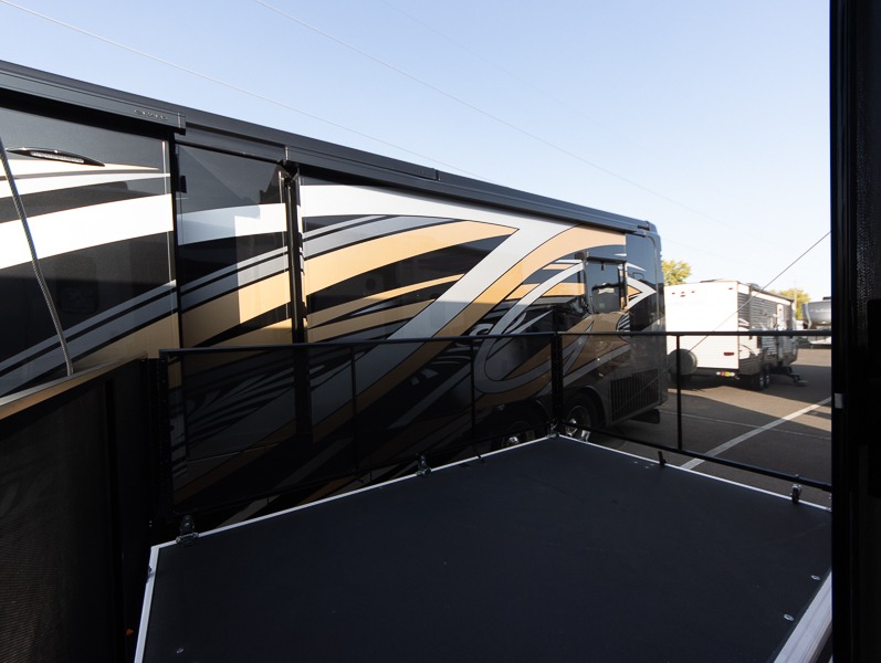 2025 Jayco Seismic Luxury Series 4113 - Image 6