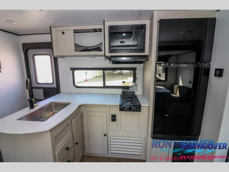 2025 COACHMEN SPIRIT 26BH - Image 8