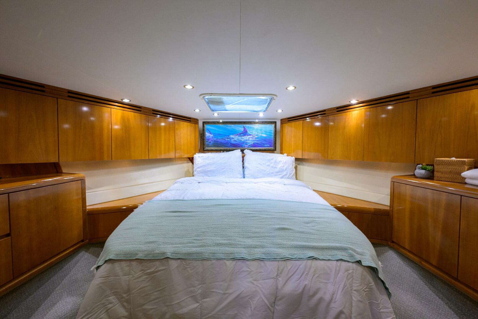 2001 Hatteras 43 Convertible Base - Image 29