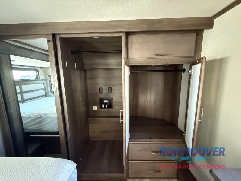 2023 GRAND DESIGN 378MBS - Image 18