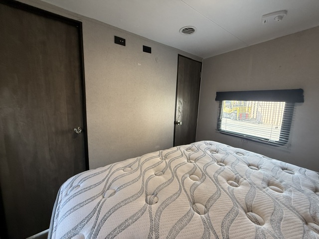 2019 Forest River Vibe 26RK - Image 21