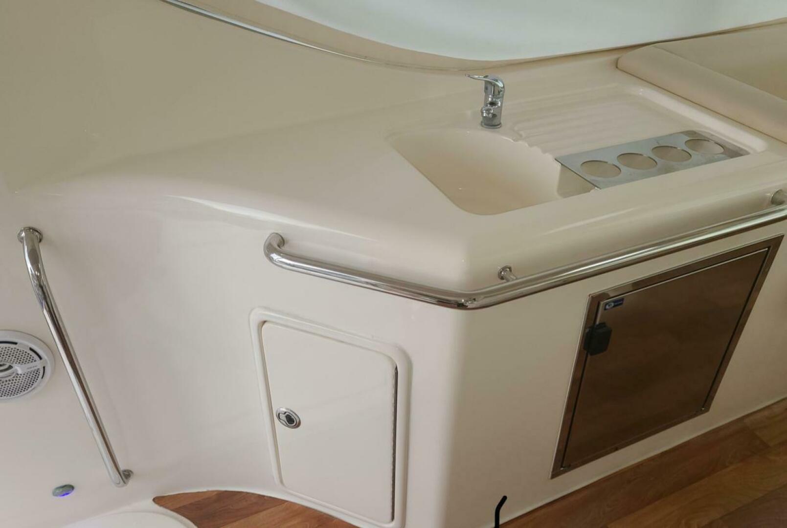 2009 Riviera 47 Enclosed Flybridge Series II - Image 45