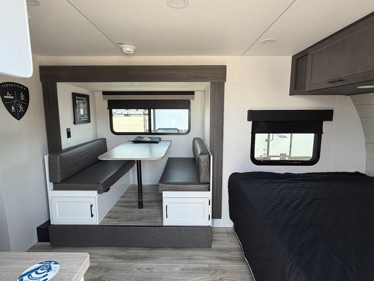 2026 VENTURE RV SPORTTREK STINGER 222VUD - Image 9