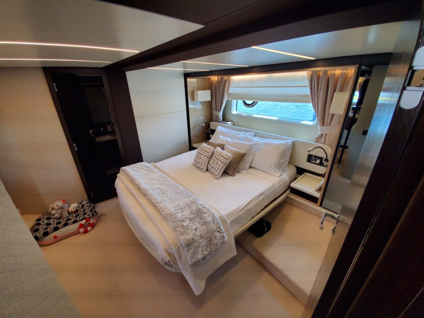 2018 Azimut Flybridge - Image 69