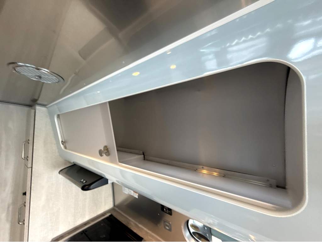 2026 Airstream International 25FB - Image 18