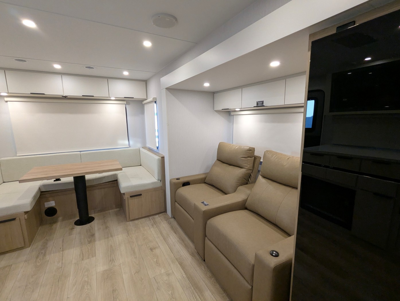 2026 Winnebago Thrive