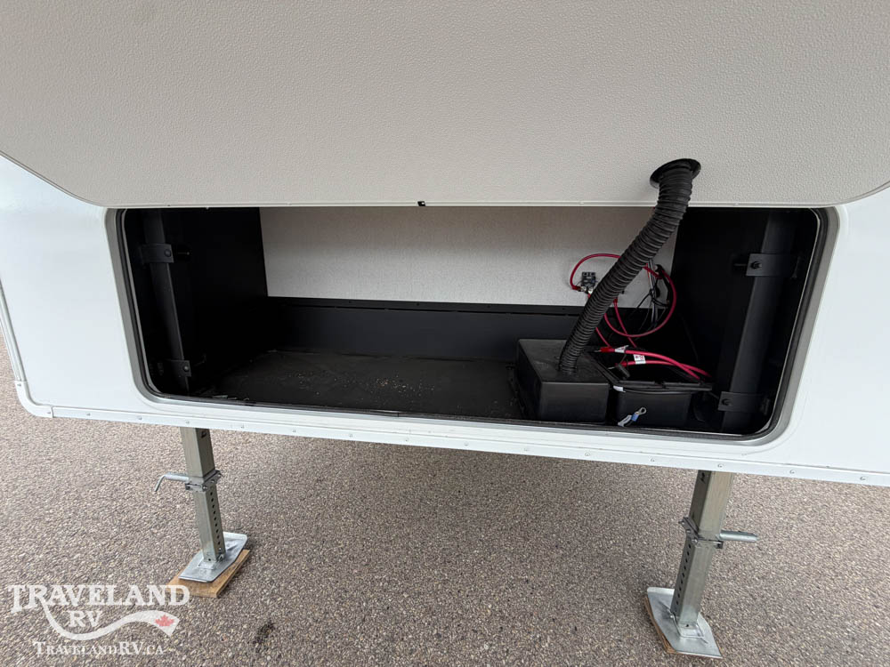 2027 Highland Ridge Roamer Light Duty 28DBSS - Image 7