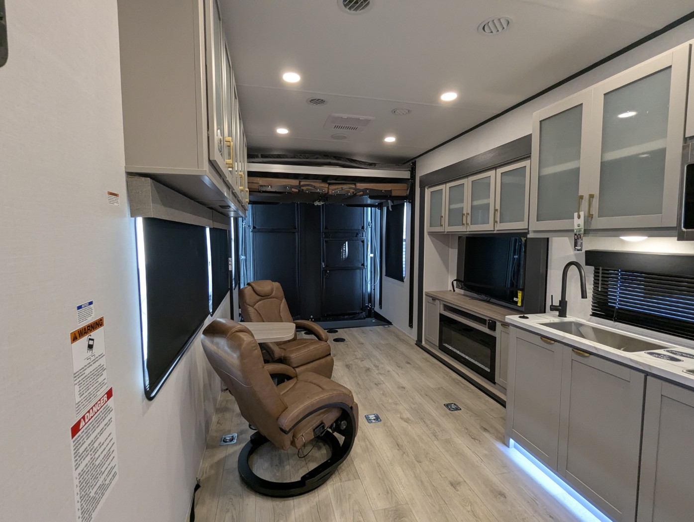 2027 Forest River Stealth 3300 - Image 15