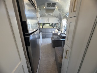 2026 AIRSTREAM CLASSIC 28RBT - Image 25