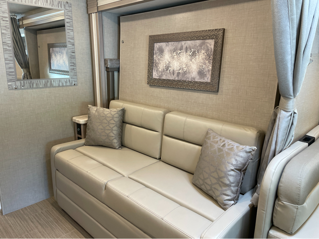 2023 Thor Motor Coach Delano Sprinter 24FB - Image 11