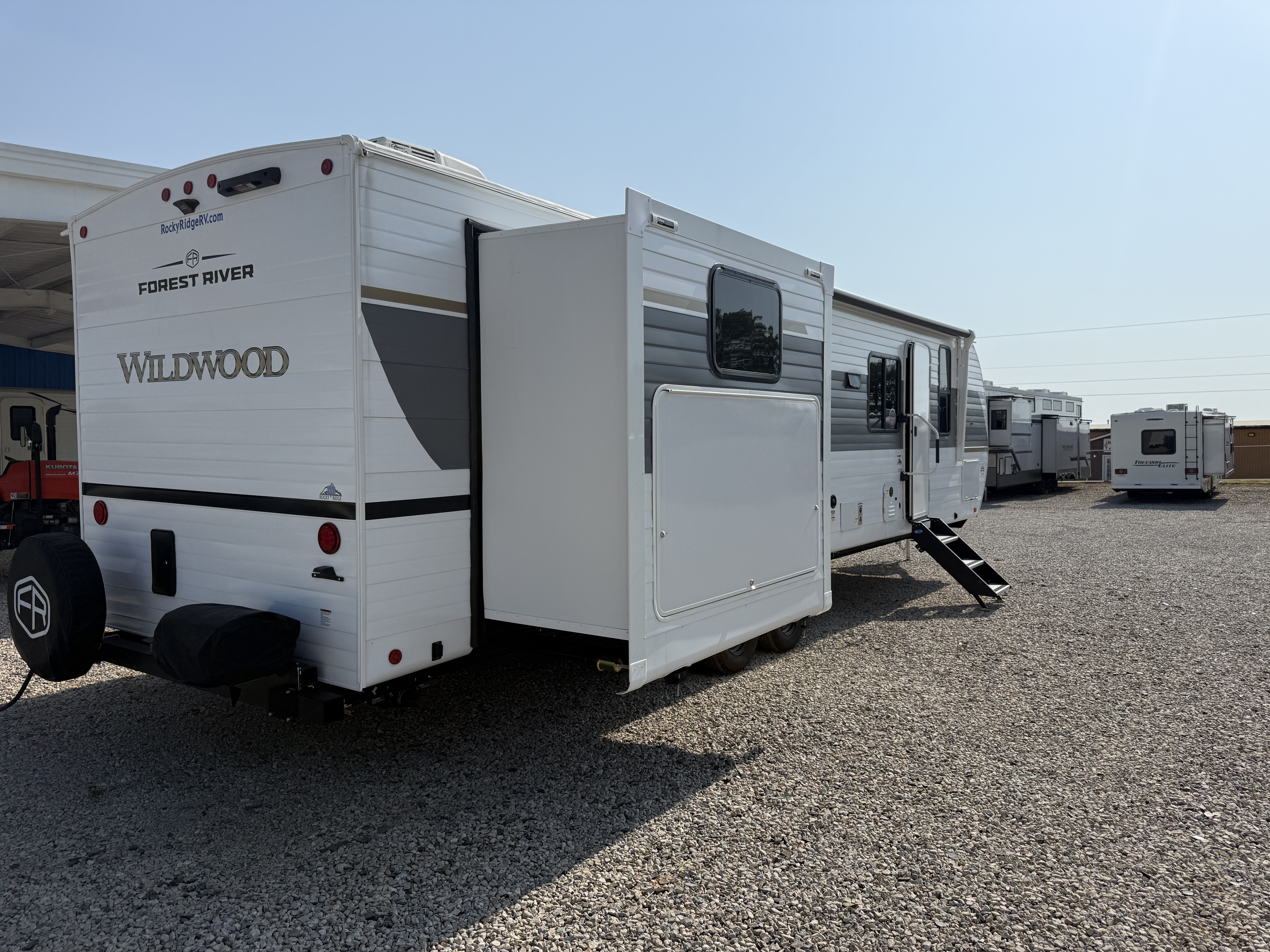 2027 Forest River Wildwood 31KQBTS - Image 7