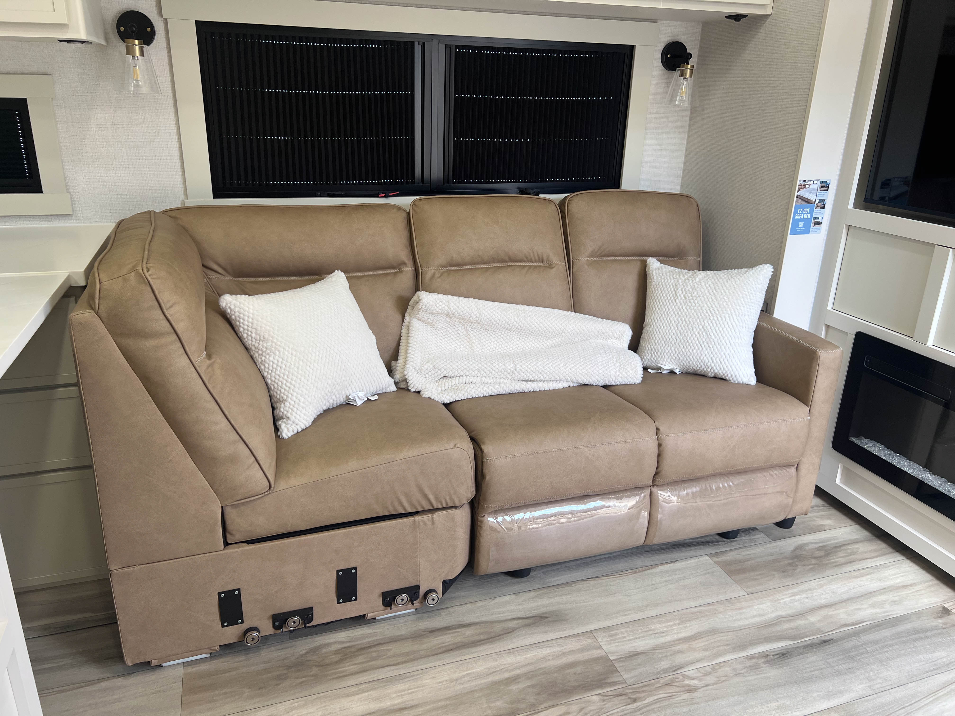 2027 Brinkley RV Model Z 2700 - Image 9