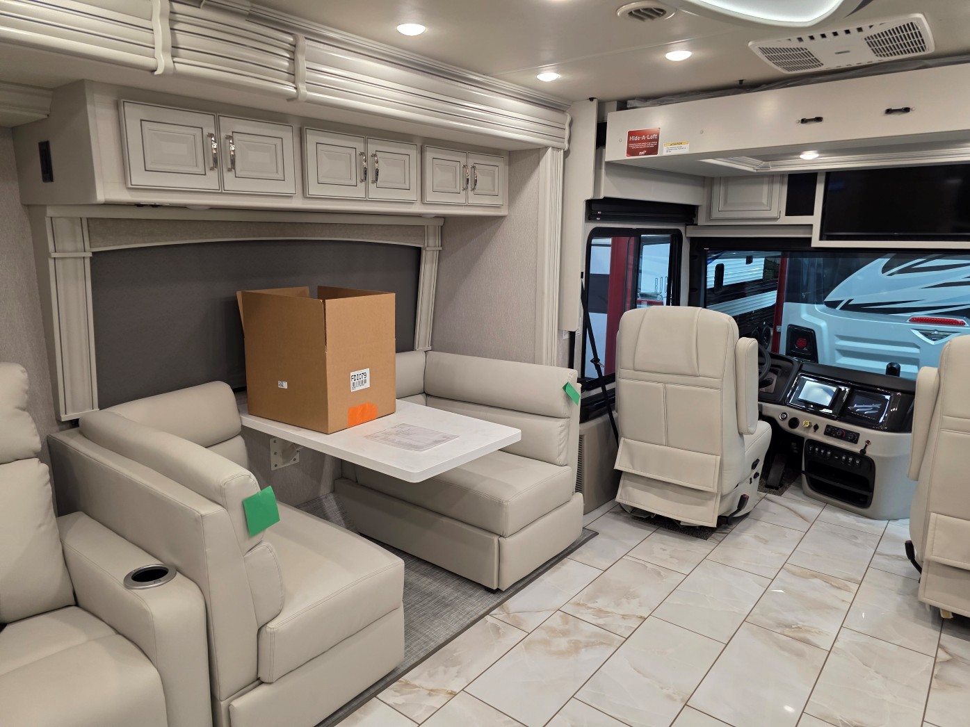 2026 Fleetwood Discovery 38N - Image 33