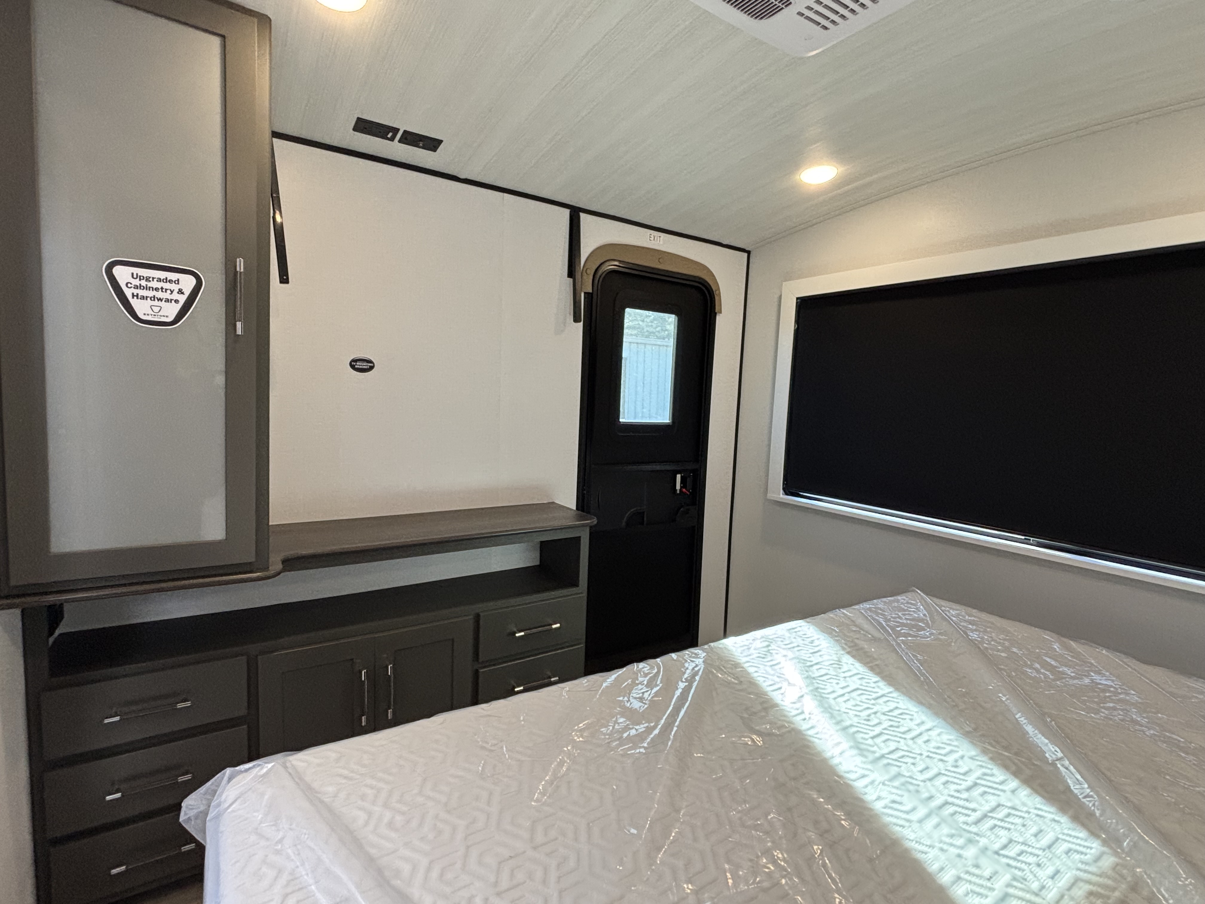 2026 Keystone Bullet Premium 265FKS - Image 20