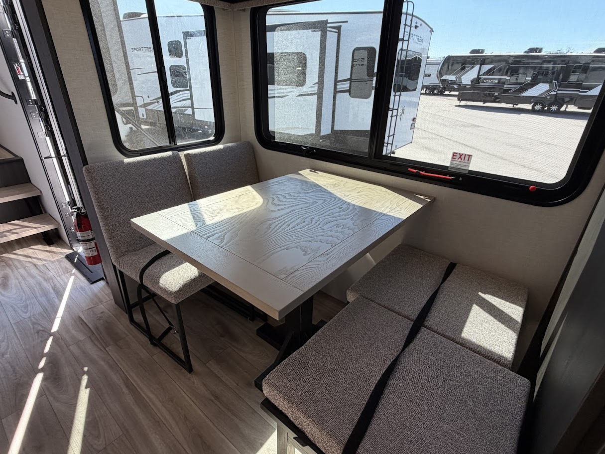 2026 VENTURE RV SPORTTREK 353VIK - Image 32