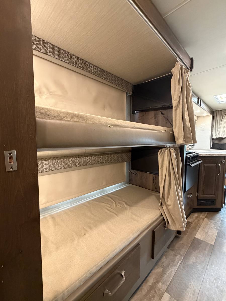 2019 Jayco Greyhawk 31F - Image 26