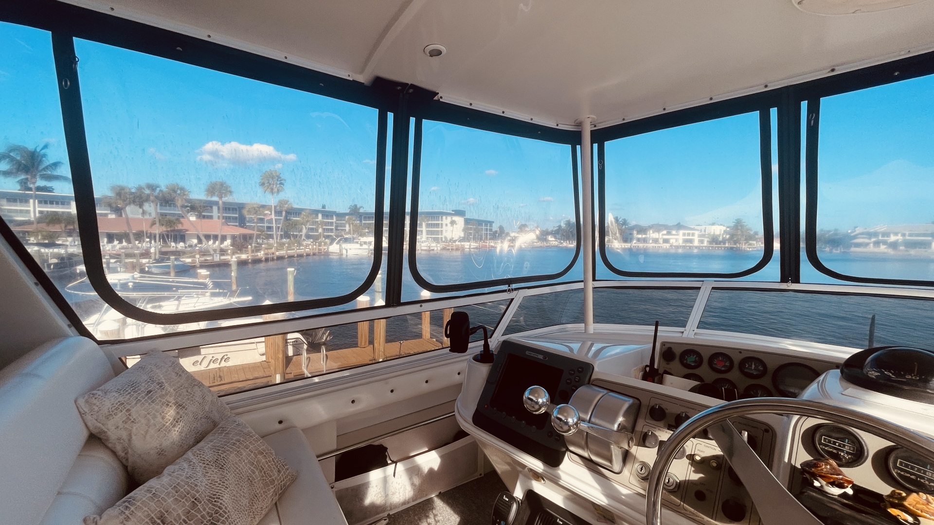 1997 CARVER YACHTS 500 COCKPIT MY - Image 50
