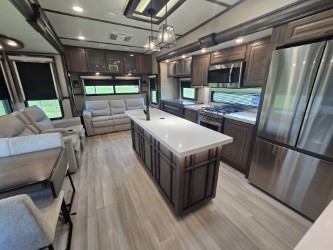 2021 GRAND DESIGN SOLITUDE 310GK - Image 6