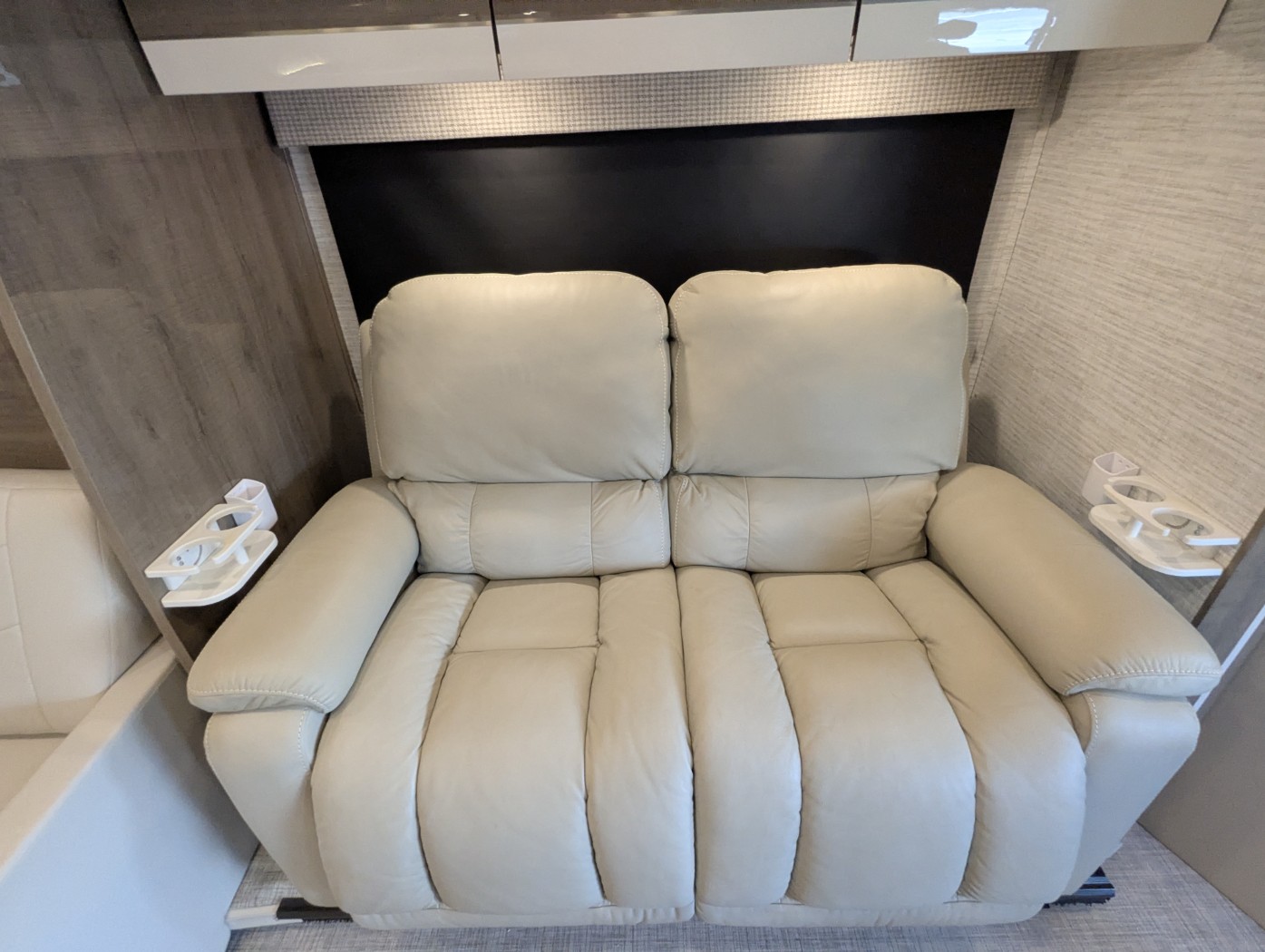 2024 Entegra Coach Qwest 24R - Image 24
