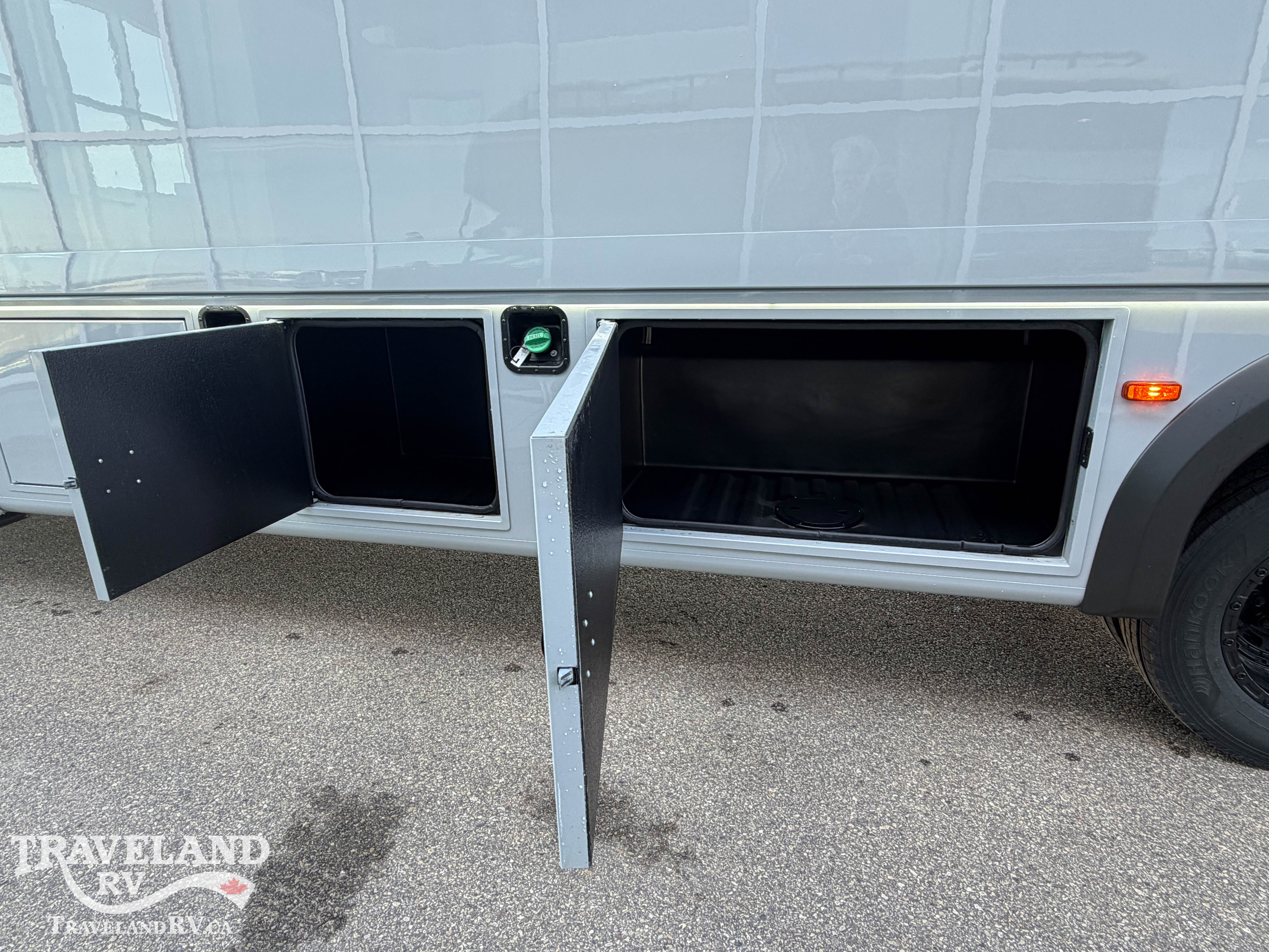 2026 Grand Design Lineage Series F 31ZW - Image 9
