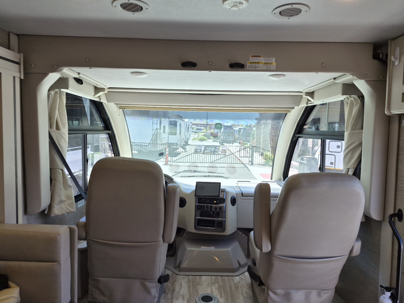 2023 Thor Motor Coach Vegas 24.4 - Image 6