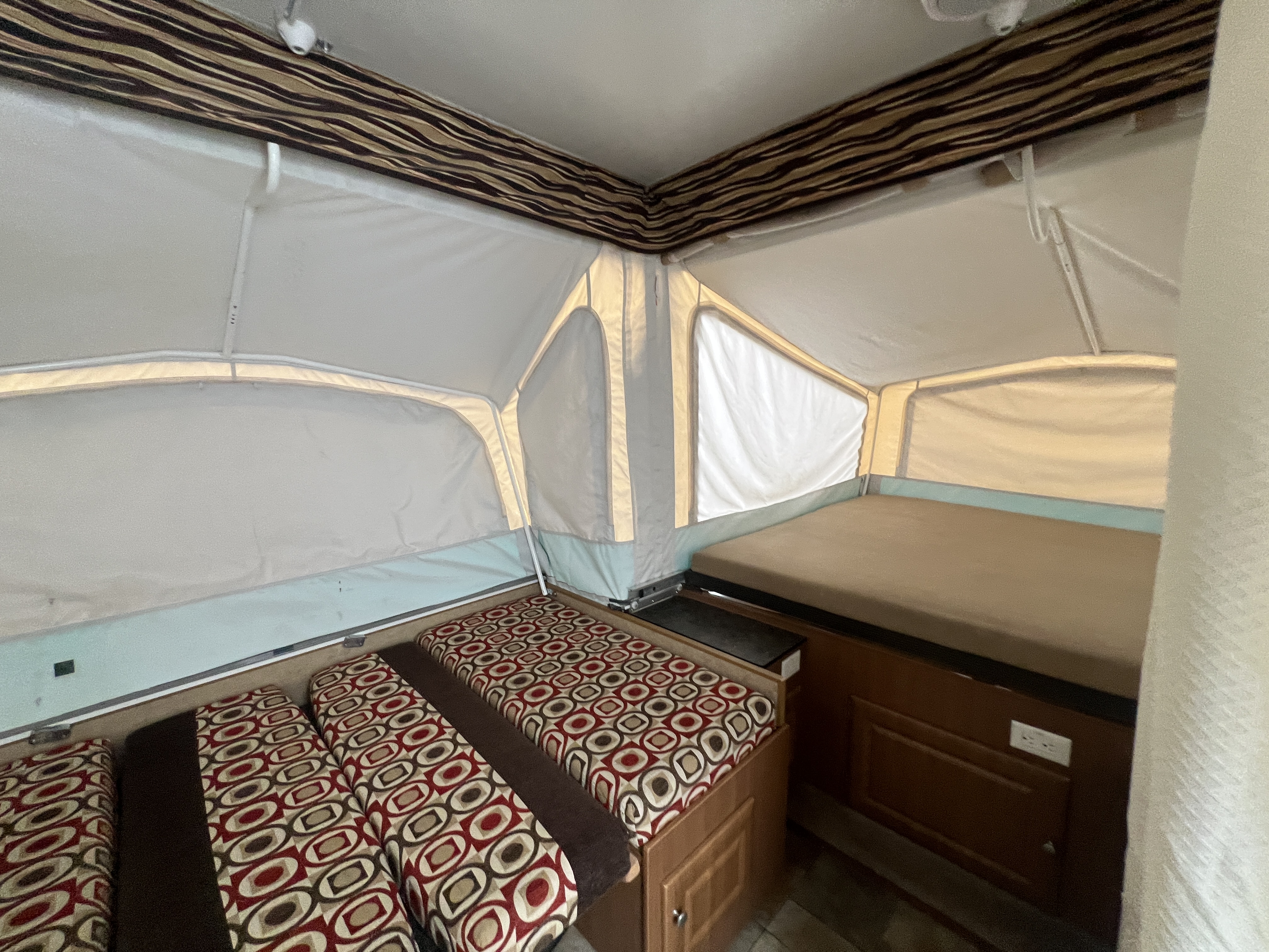 2013 Starcraft Comet 1222 - Image 7