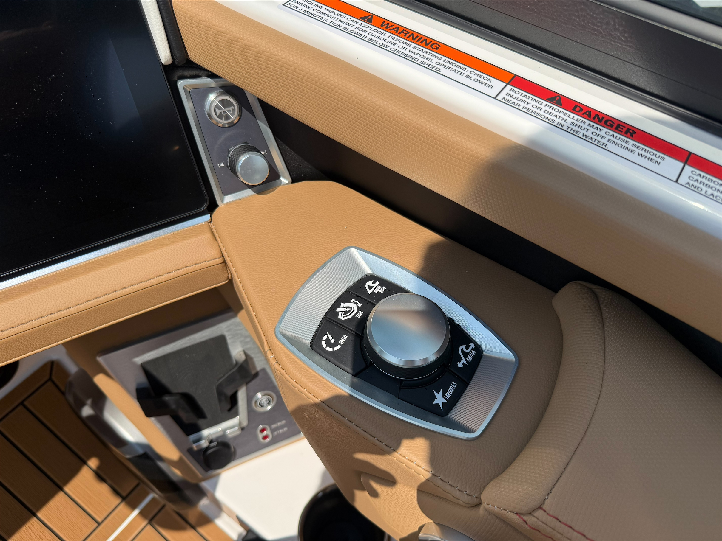 2027 MasterCraft XT24 - Image 15