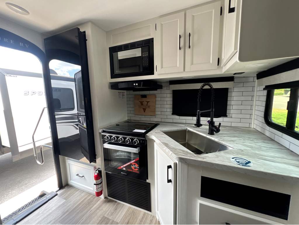 2026 VENTURE RV SPORTTREK 251VRK - Image 12