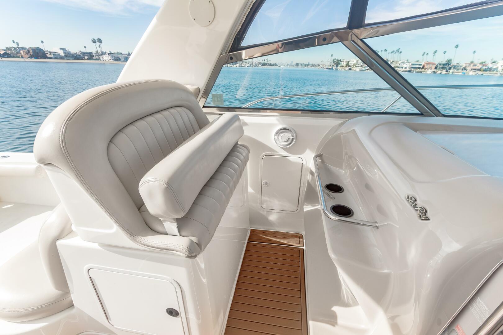 2000 Sea Ray 370 Express Cruiser - Image 31