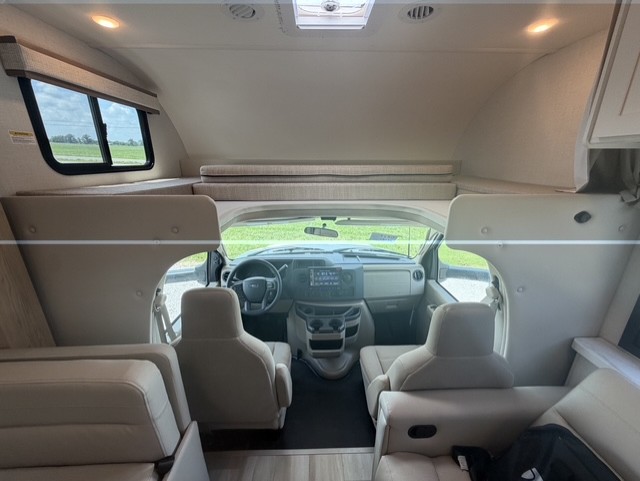 2027 THOR MOTOR COACH MAGNITUDE GA28 - Image 22