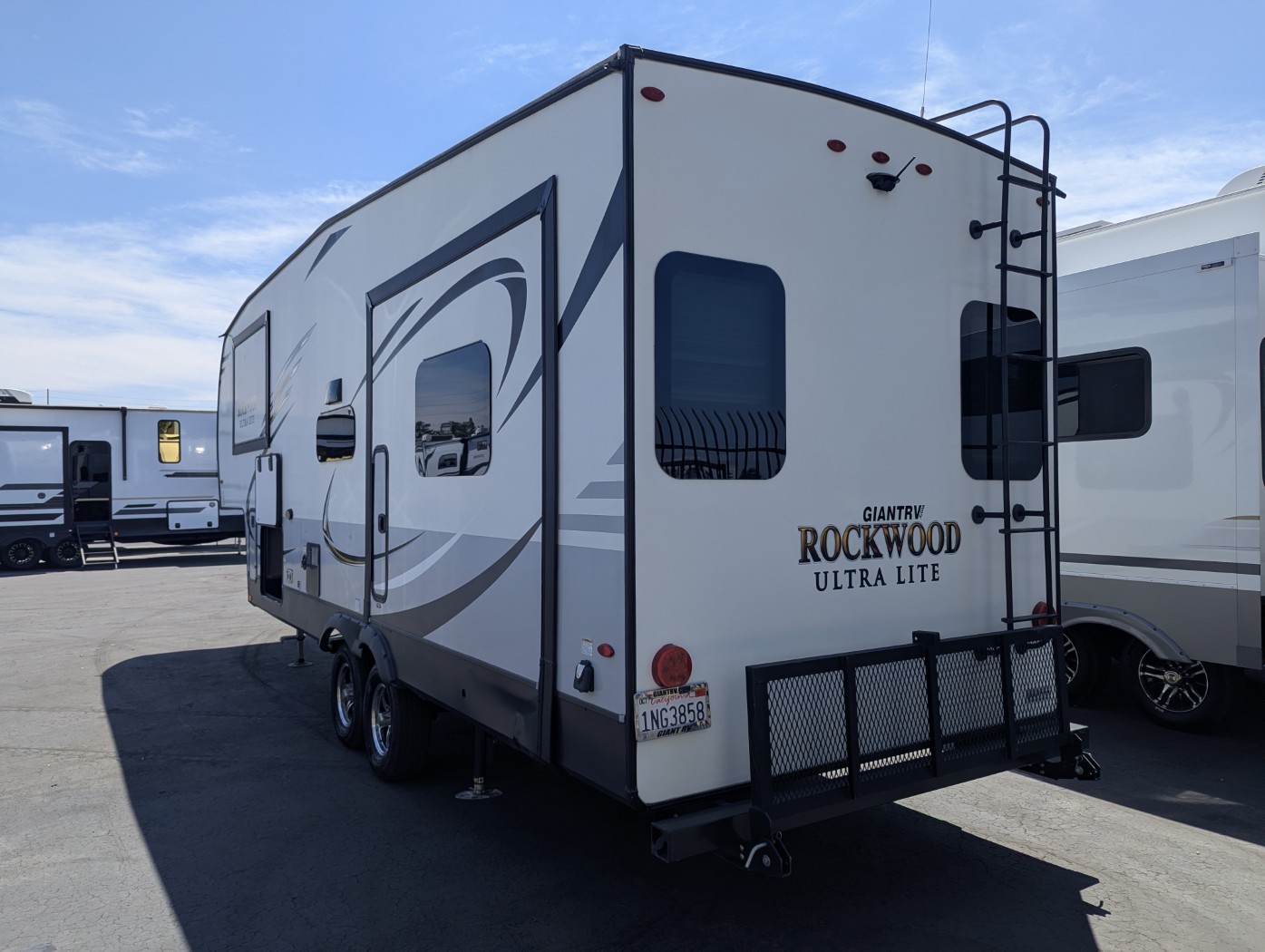 2020 Forest River Rockwood Ultra Lite 2650WS - Image 6