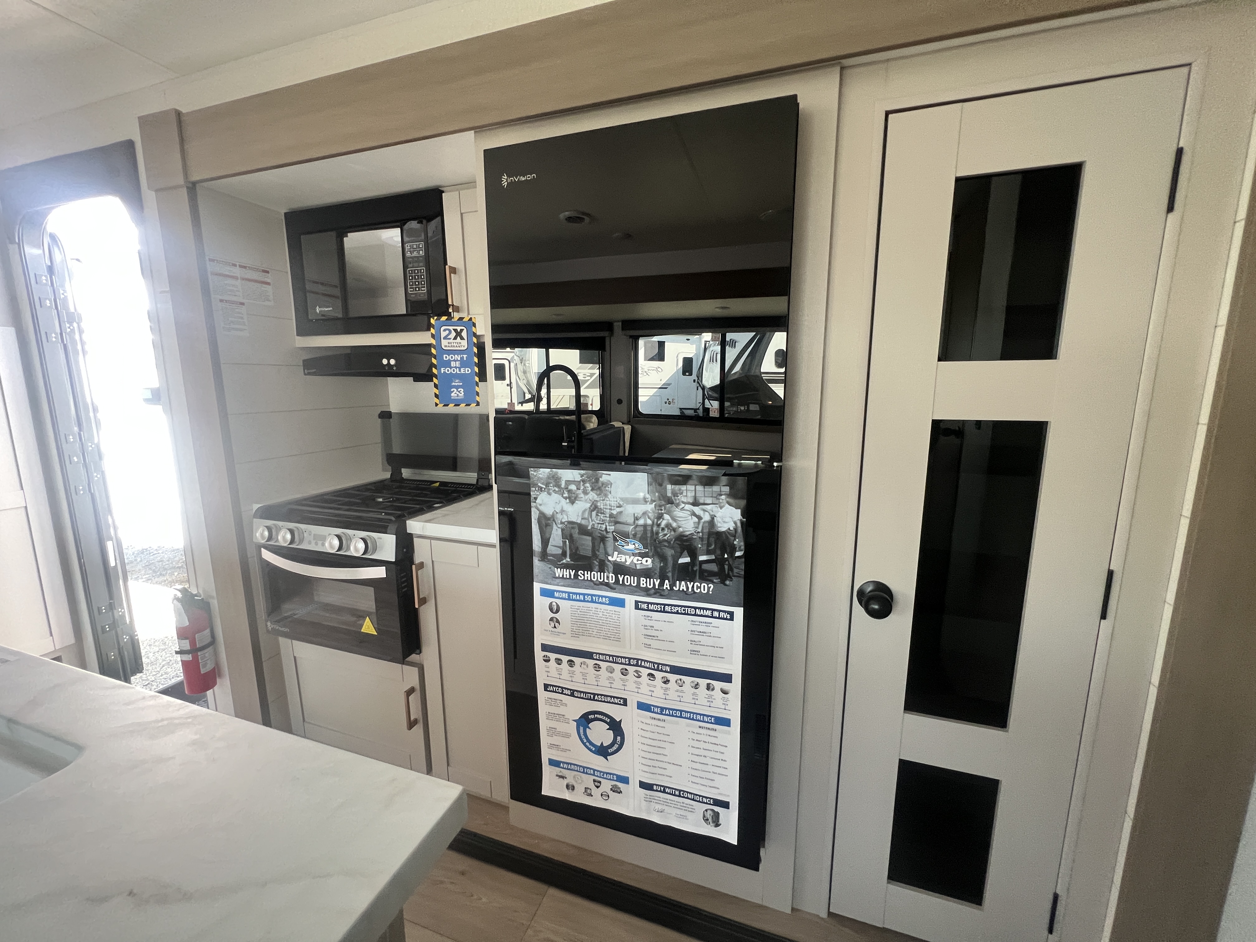 2027 Jayco Jay Flight SLX 333BTS - Image 14