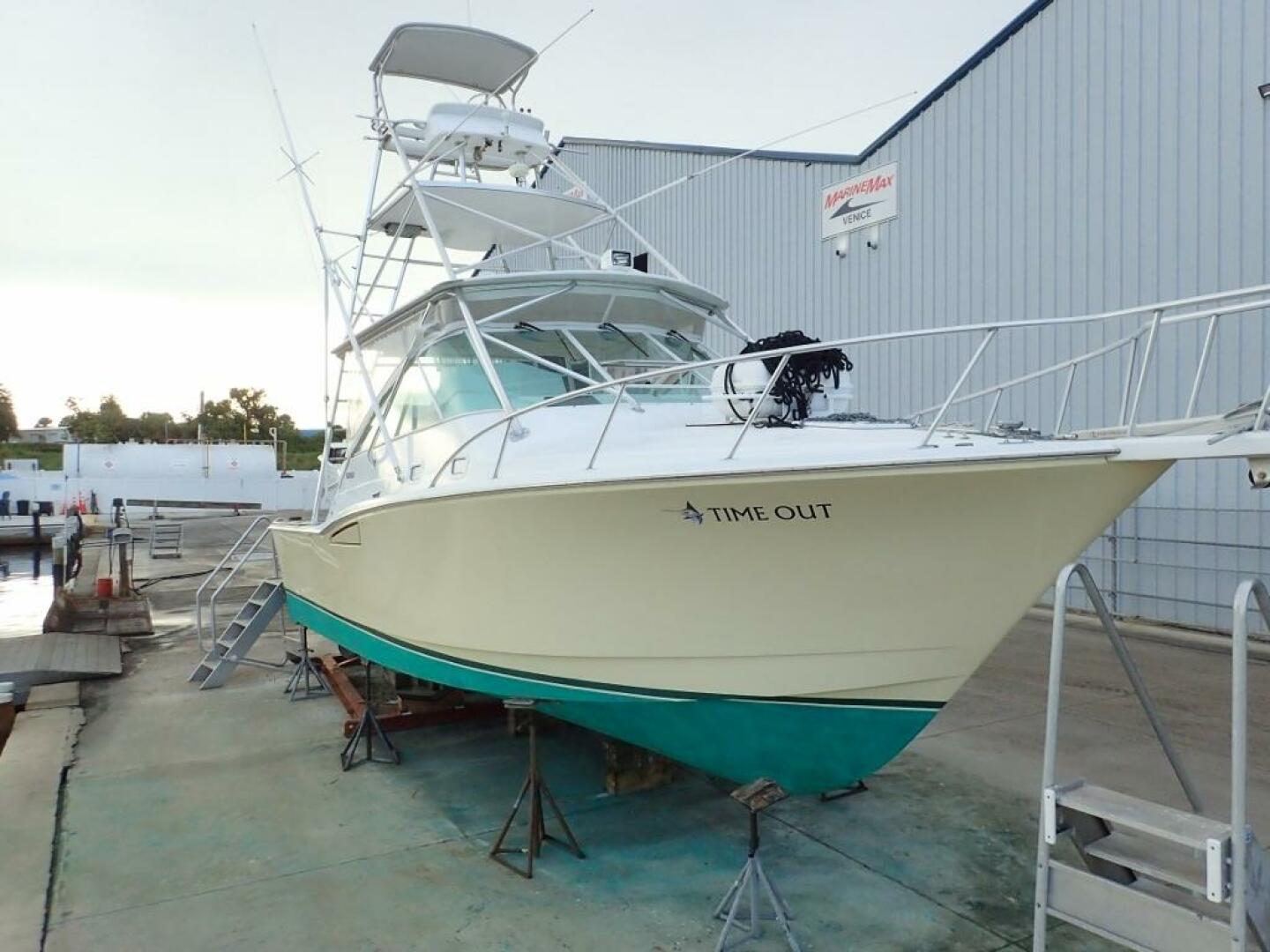 2000 Cabo 35 Express - Image 19