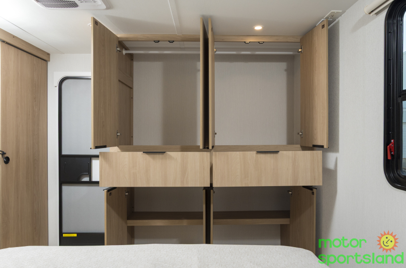 2026 Winnebago Thrive 26FKD - Image 42