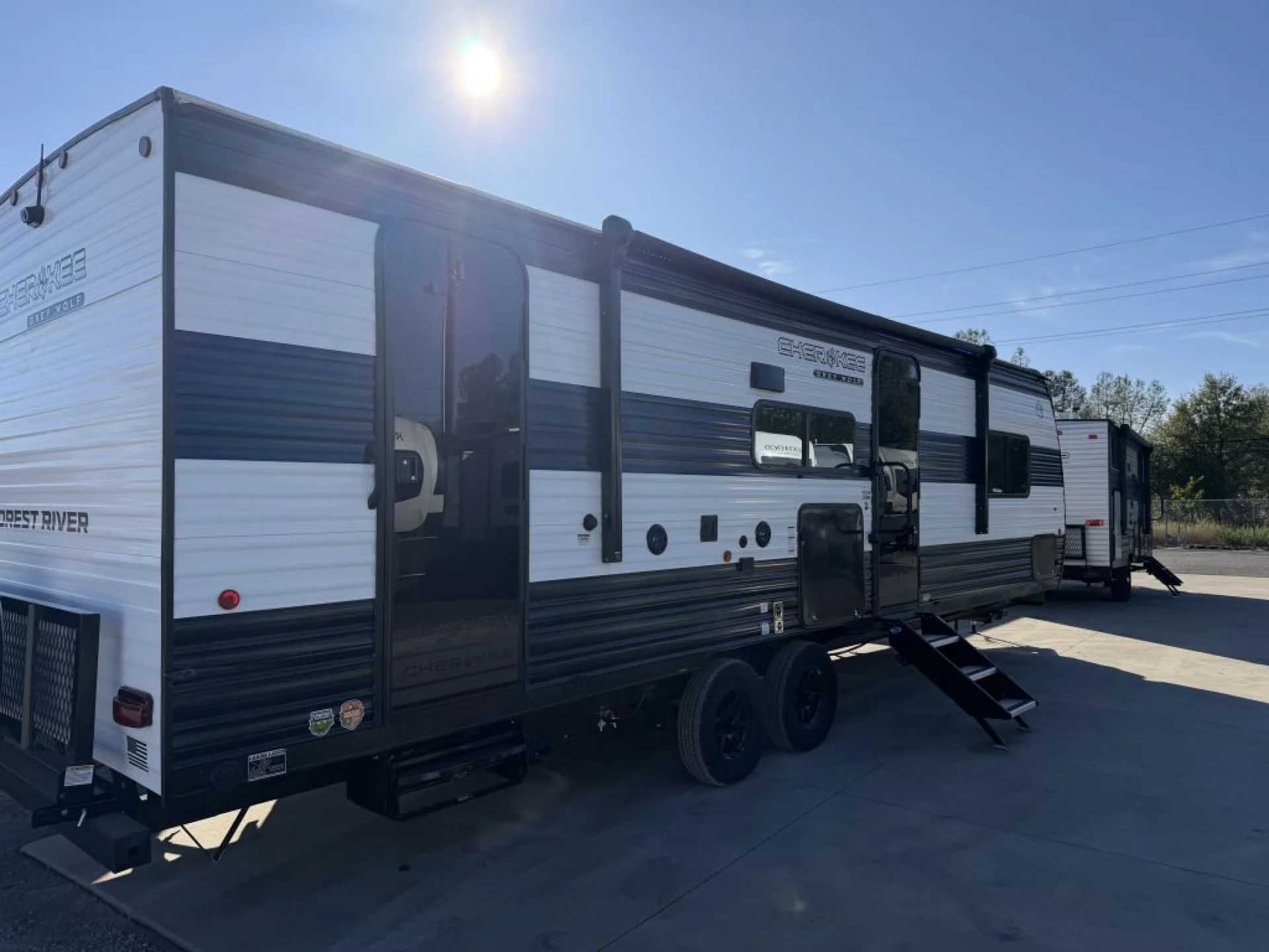 2026 FOREST RIVER CHEROKEE GREY WOLF 26KF - Image 6