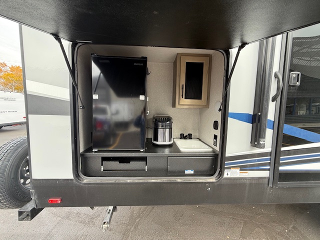2022 CHEROKEE ALPHA WOLF 33BHL - Image 6