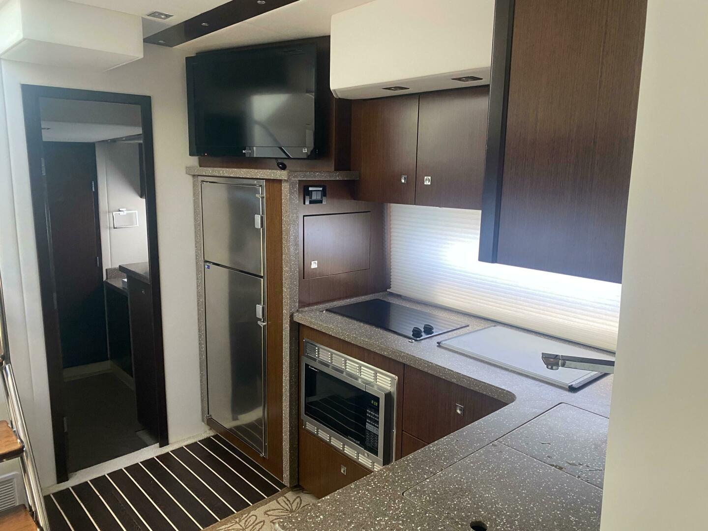2012 Cruisers Yachts 48 Cantius - Image 18