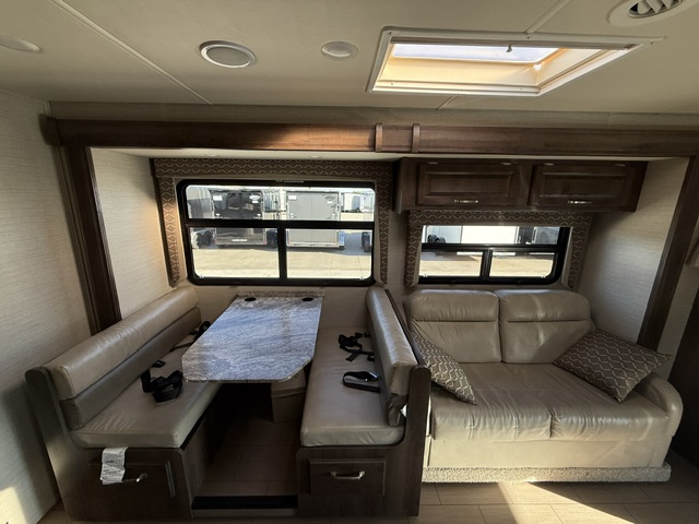 2018 Jayco Greyhawk 29MV - Image 8
