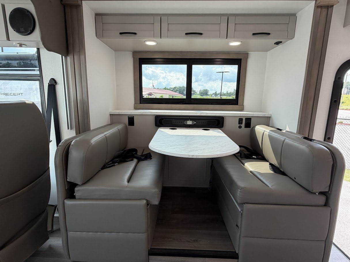 2027 JAYCO PRECEPT 31UL - Image 31