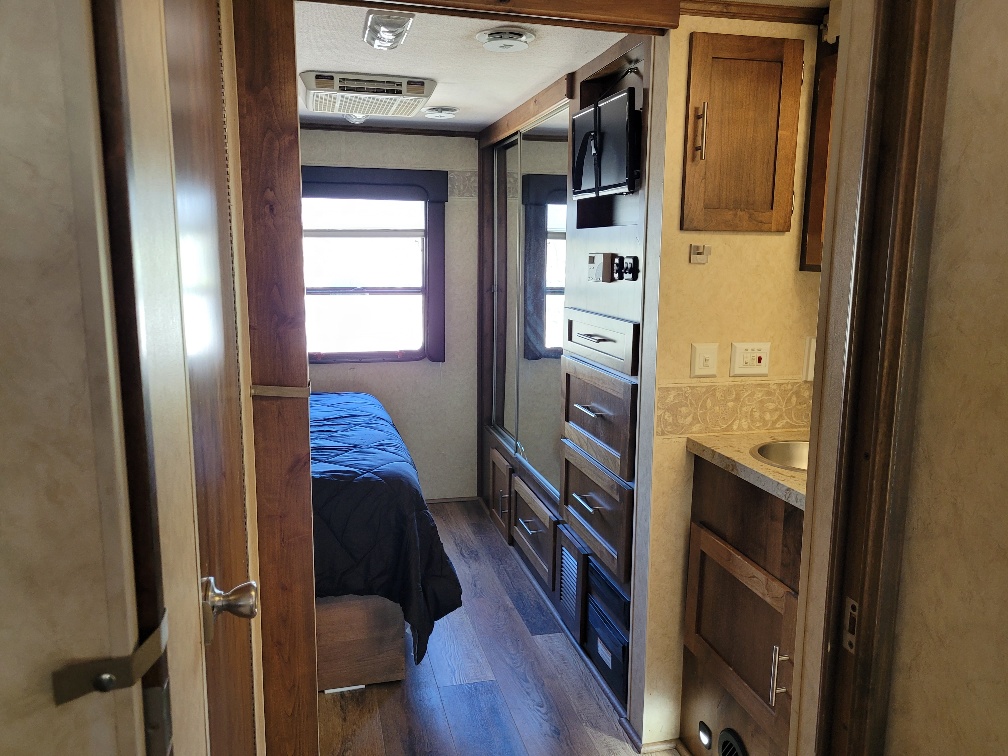 2006 Jayco Seneca HD 34 SS - Image 13