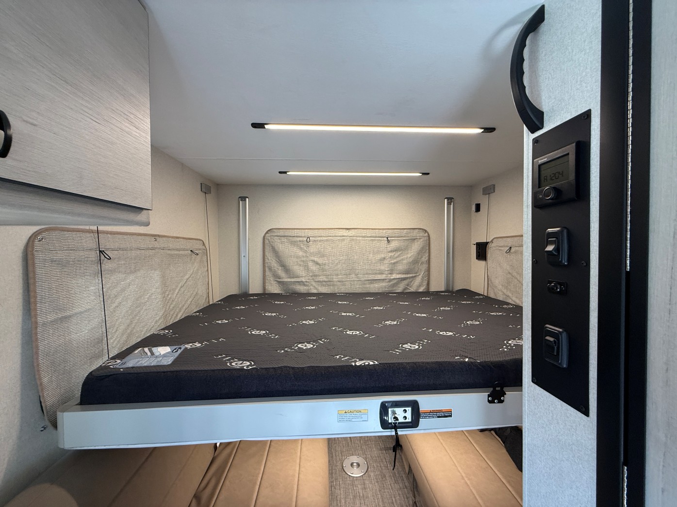 2027 Winnebago Elora 19DC - Image 24