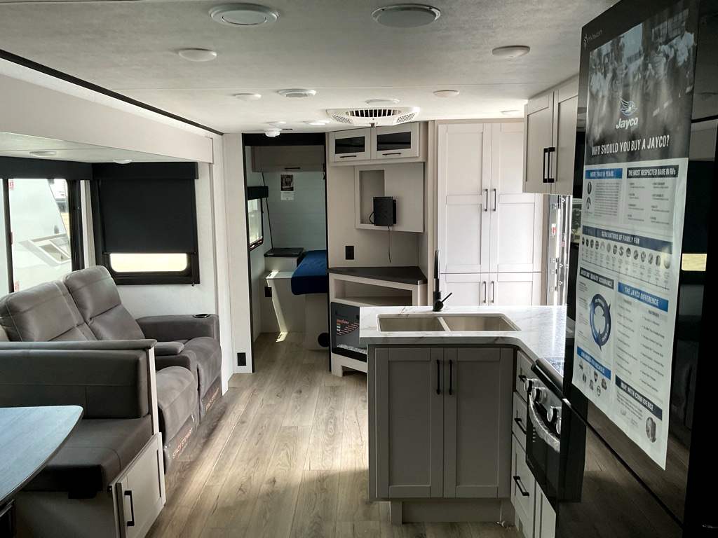 2026 JAYCO Jay Feather 29 BHB - Image 8