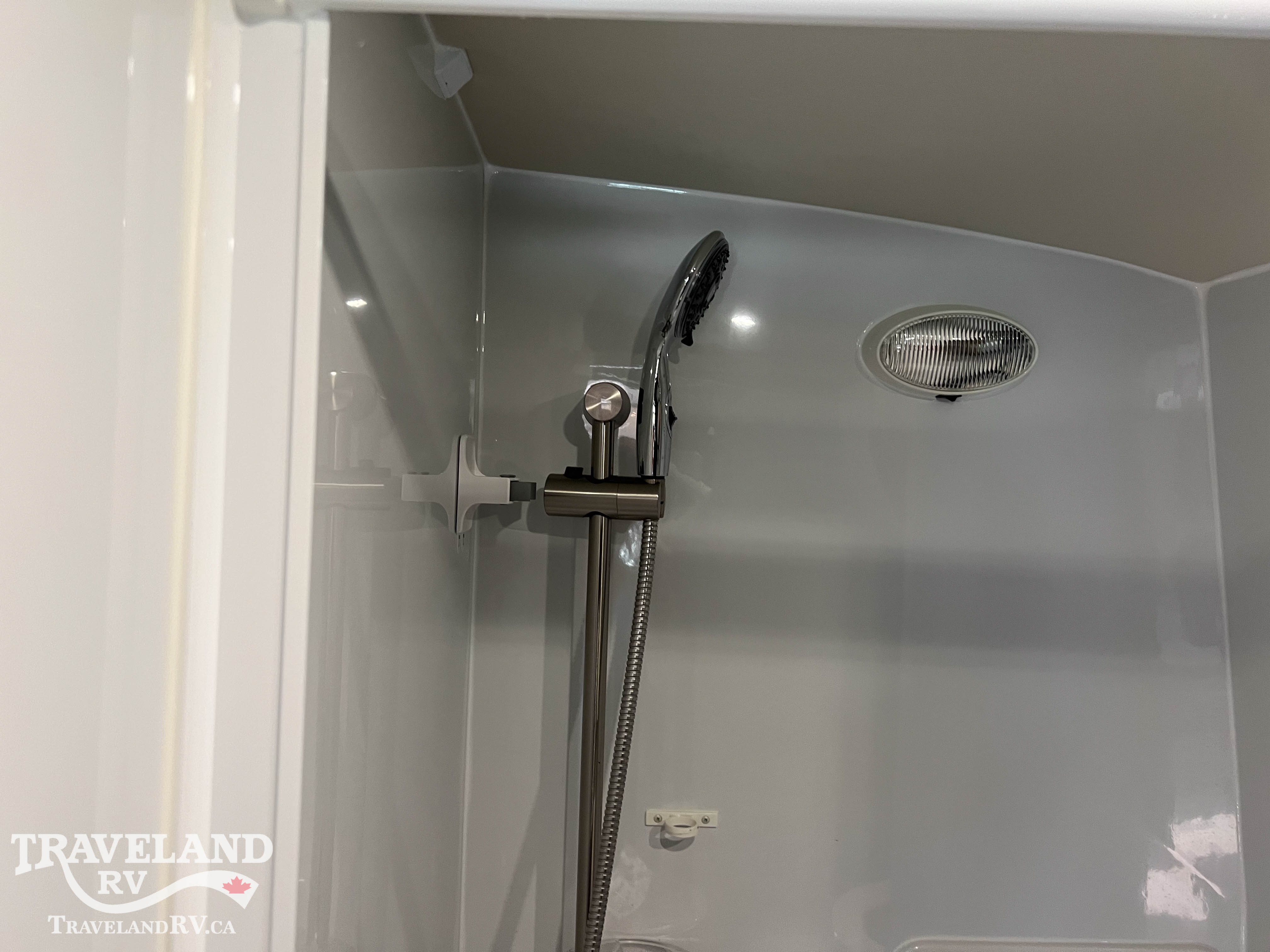 2015 Leisure Travel SERENITY S24CB - Image 30