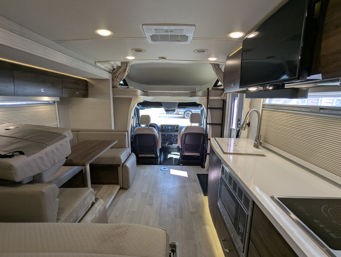 2022 Winnebago View 24D - Image 28