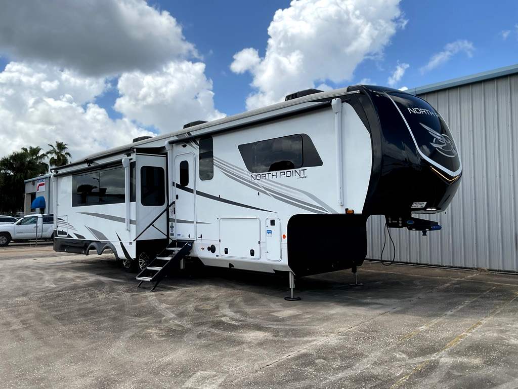 2025 JAYCO NORTH POINT 365 RKTS - Image 1